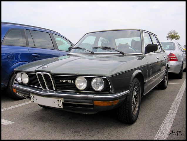  BMW 528i